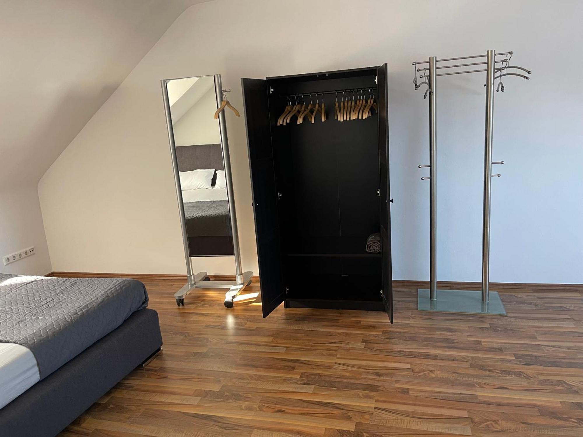 Geraeumige 3-Zimmer-Ferienwohnung Im Herzen Von Kassel Eksteriør bilde