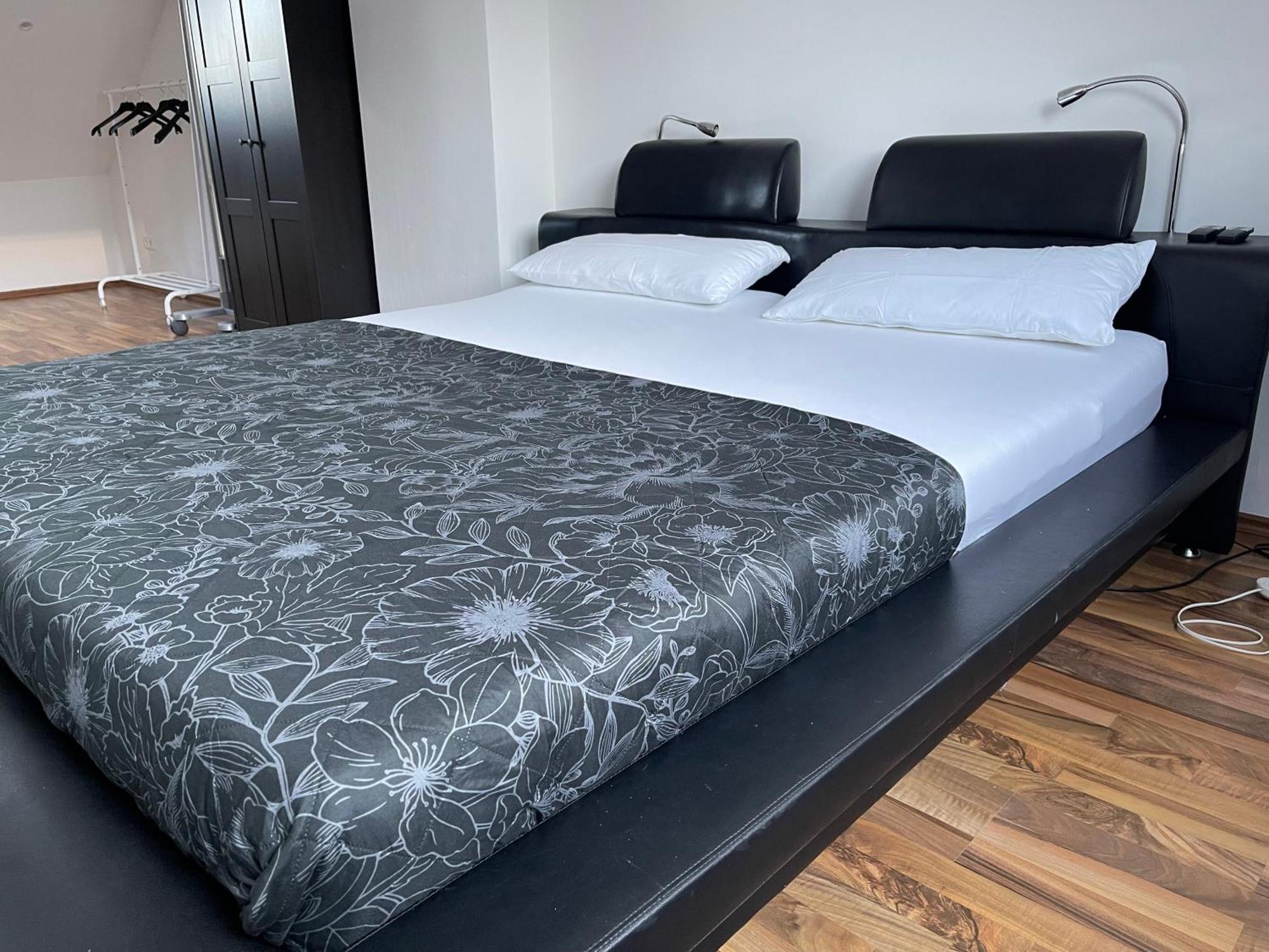 Geraeumige 3-Zimmer-Ferienwohnung Im Herzen Von Kassel Eksteriør bilde