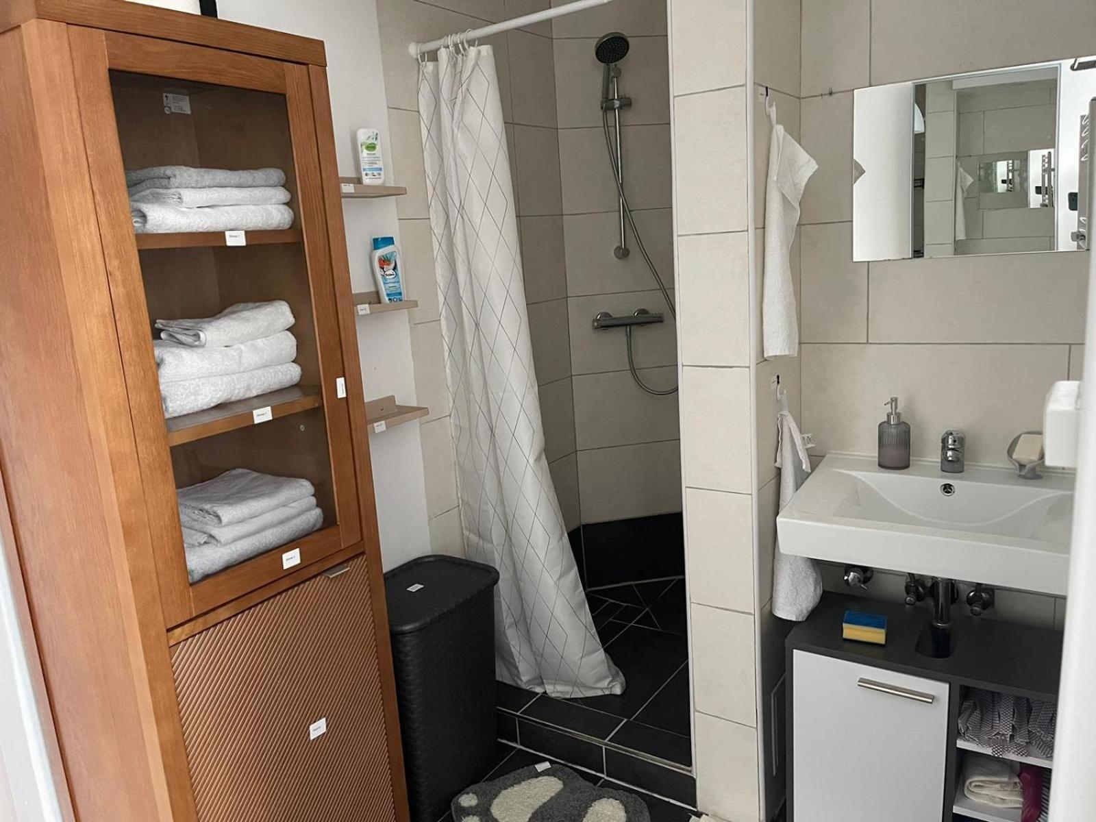 Geraeumige 3-Zimmer-Ferienwohnung Im Herzen Von Kassel Eksteriør bilde