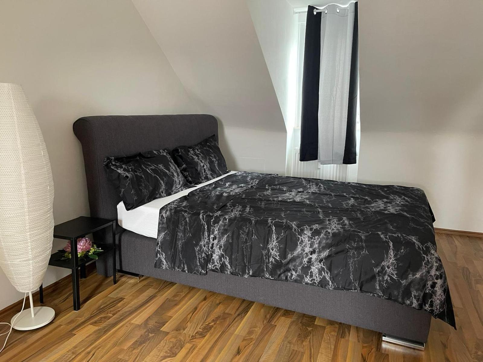 Geraeumige 3-Zimmer-Ferienwohnung Im Herzen Von Kassel Eksteriør bilde
