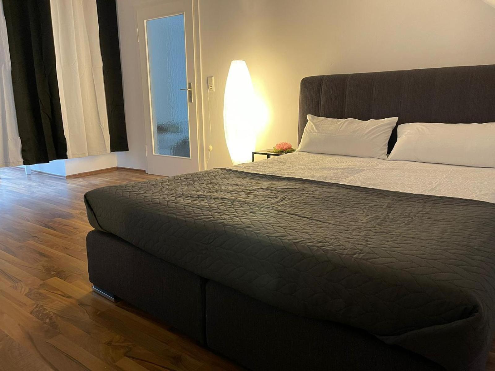 Geraeumige 3-Zimmer-Ferienwohnung Im Herzen Von Kassel Eksteriør bilde