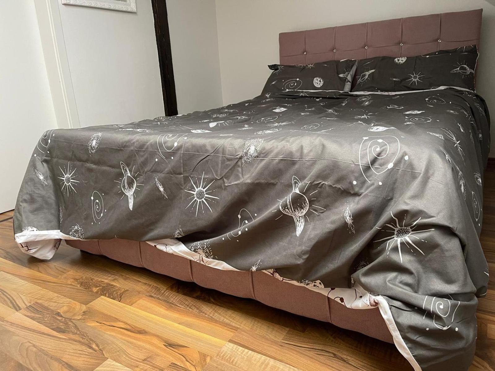 Geraeumige 3-Zimmer-Ferienwohnung Im Herzen Von Kassel Eksteriør bilde