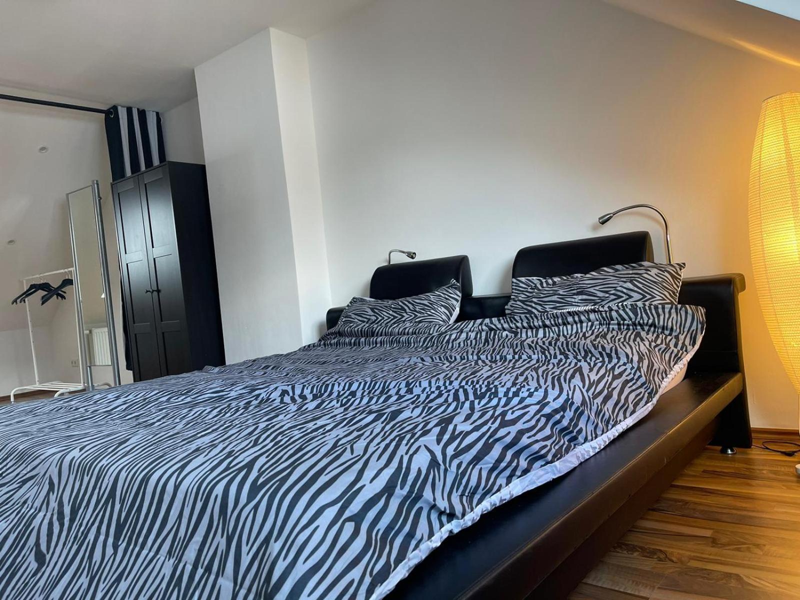 Geraeumige 3-Zimmer-Ferienwohnung Im Herzen Von Kassel Eksteriør bilde
