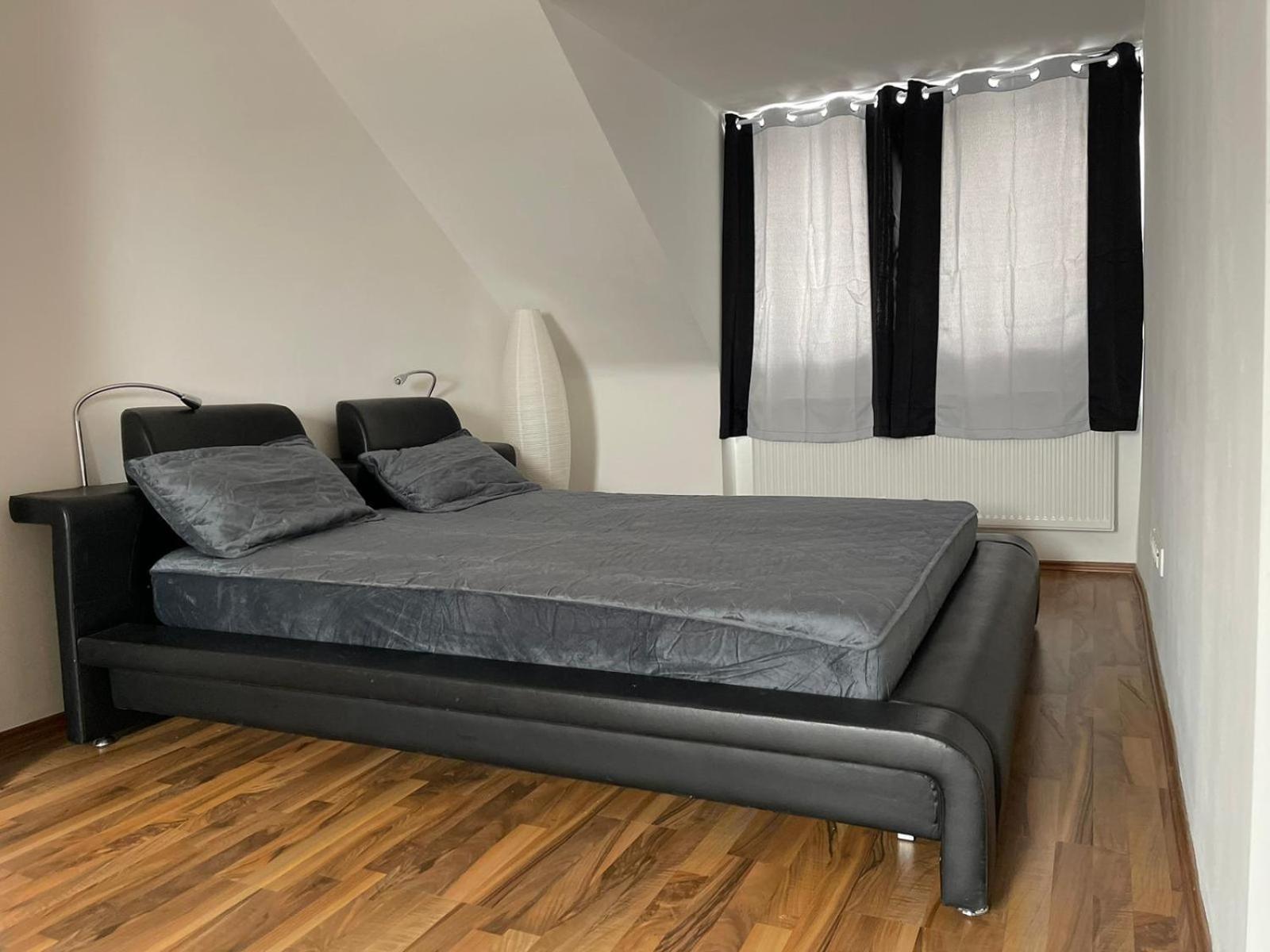 Geraeumige 3-Zimmer-Ferienwohnung Im Herzen Von Kassel Eksteriør bilde