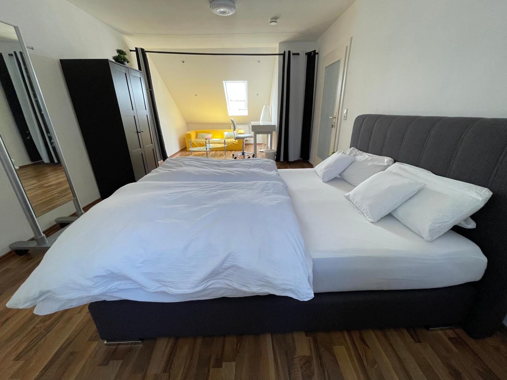 Geraeumige 3-Zimmer-Ferienwohnung Im Herzen Von Kassel Eksteriør bilde