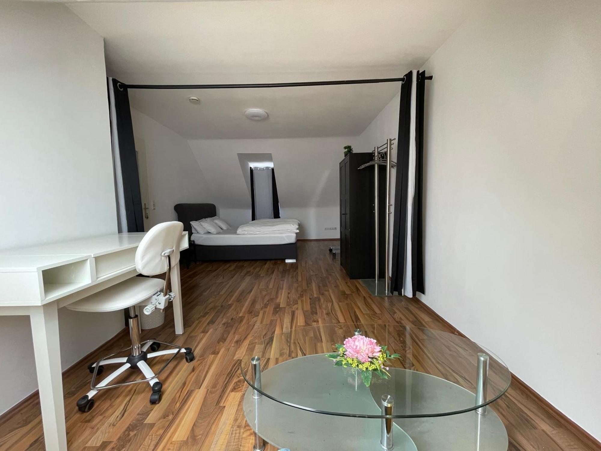 Geraeumige 3-Zimmer-Ferienwohnung Im Herzen Von Kassel Eksteriør bilde
