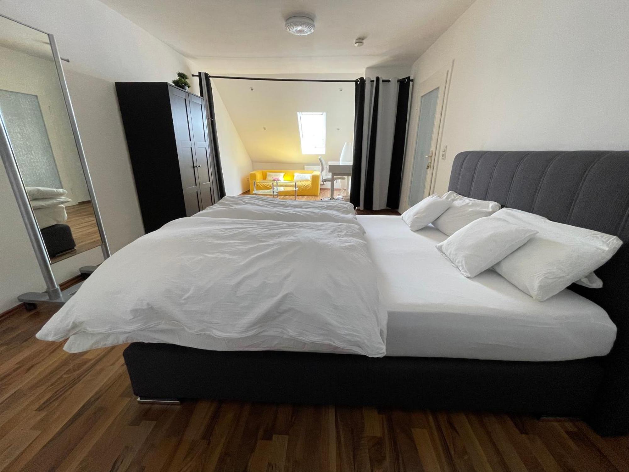 Geraeumige 3-Zimmer-Ferienwohnung Im Herzen Von Kassel Eksteriør bilde