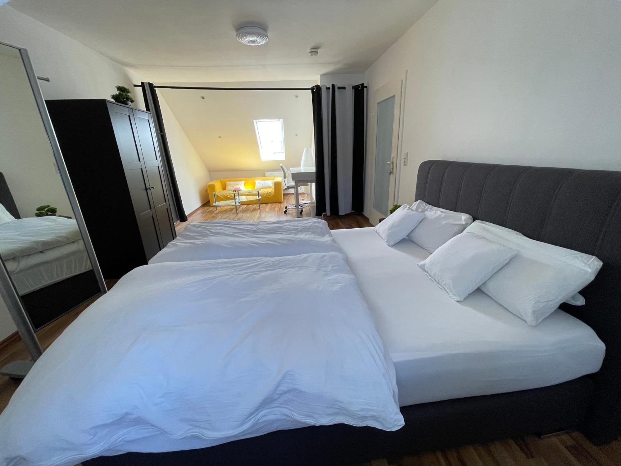 Geraeumige 3-Zimmer-Ferienwohnung Im Herzen Von Kassel Eksteriør bilde